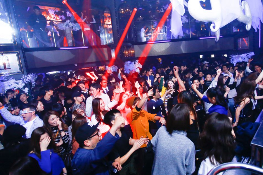 Nightclubs And Bars in Osaka