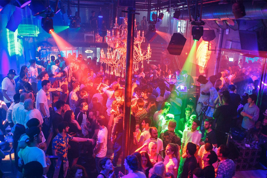 Pickup Bars and NightClubs in Barcelona