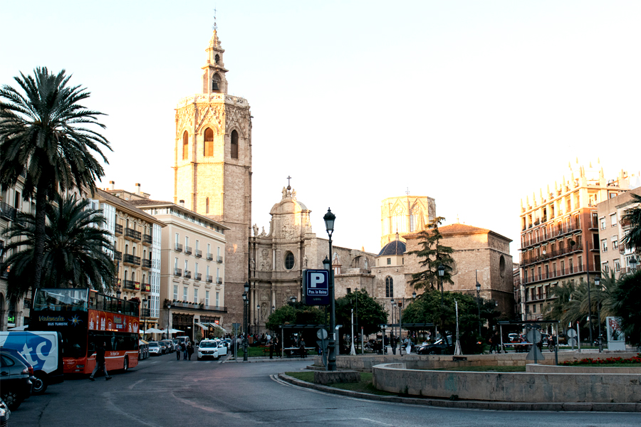 How to Get Around in Valencia