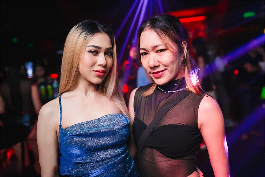 Ladyboys in Da Nang