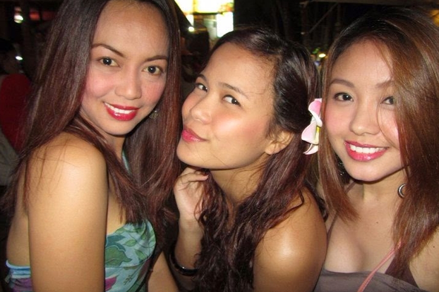 Girls in Boracay